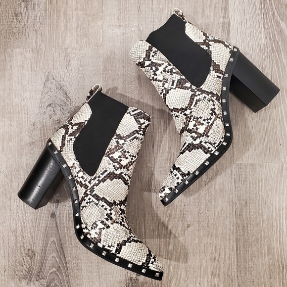 NEW Charles By Charles David Dodger Ankle Boot - Picture 5 of 8